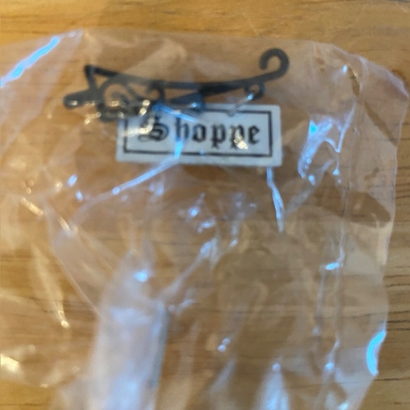 Dept 56 Dickens’ Village Series 1996 “Nettie Quinn Puppets & Marionettes” #58344 - Picture 7 of 16